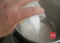 Illustration of how to make low-sugar whole wheat bread 3