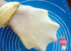 Illustration of how to make windmill raisin bread 4