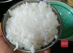Illustration of how to make meat floss rice 1