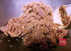 Illustration of how to make Sichuan-style steamed beef with rice flour 7