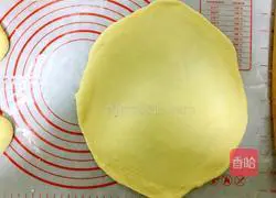 Illustration of how to make meat floss bread 10