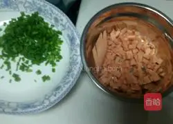 Ham and chive flower shape Illustration of how to make bread 7