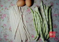 Illustration of how to make braised beans and noodles 1