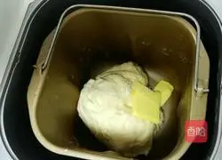 Illustration of how to make cute little rabbit bread 3