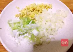 Illustration of how to make Sichuan-style steamed beef with rice flour 4