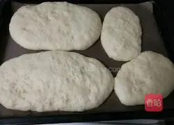 Illustration of how to make bacon, ham and cheese bread 5