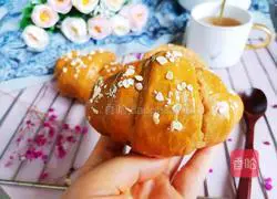 Illustration of how to make brown sugar and red date bread rolls 15