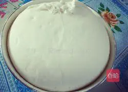 Illustration of how to make raisin and pineapple bread 1