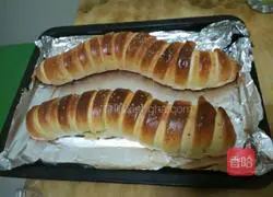 Caterpillar Bread Recipe Illustration 11