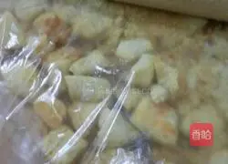 Illustration of making homemade bread crumbs 3