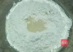 Illustration of how to make meat floss with salad dressing and bread 1