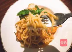 Illustration of how to make black pepper shrimp pasta 8