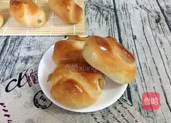 Illustration of how to make sausage bread 14