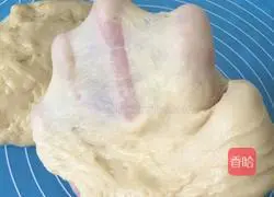 Illustration of how to make caterpillar bread 9