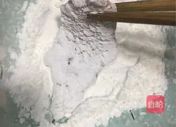 Illustration of how to make old-fashioned pot-wrapped pork 3