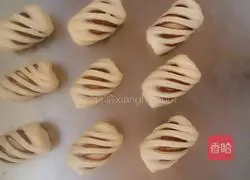 Illustration of how to make sesame bean paste bread 4