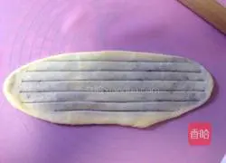 Illustration of making bean paste bread rolls 13