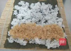 Illustration of how to make meat floss sushi 7