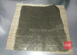 Illustration of how to make meat floss sushi 4