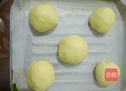 Illustration of how to make raisin soufflé buns 10