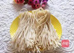 Illustration of how to make beef noodles 8