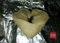 Illustration of how to make love honey bean buns 10