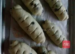 Recipe for making milk bread with blueberry chocolate filling 5