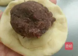 Illustration of making bean paste bread 7