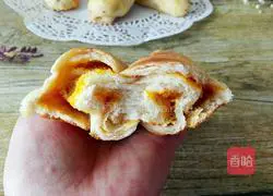 Illustration of how to make stuffed caterpillar bread 19