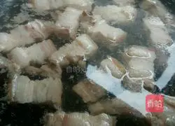 Illustration of how to cook pork with bamboo shoots 2