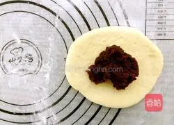 Illustration of how to make bean paste bread rolls 8