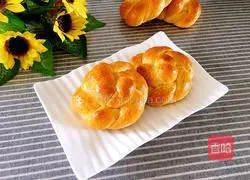 Illustration of how to make light butter bread 15