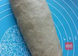 Illustration of how to make rye flour European bread 5