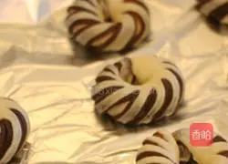 Illustration of how to make bean paste ring bread 9