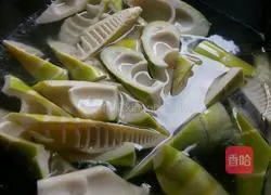 Illustration of how to cook pork with bamboo shoots 9