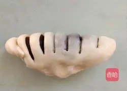 Illustration of how to make bean paste bread 9