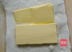 Illustration of how to make Danish bread 5