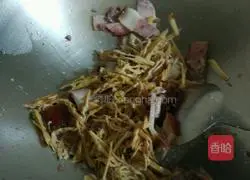 Illustration of how to make farm preserved meat 8