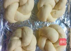 Illustration of how to make small bread 8