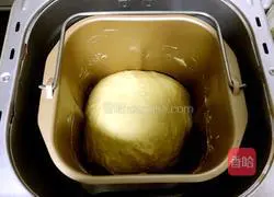 Illustration of how to make meat floss bread 2