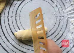 Honey Bun Recipe Illustration 9