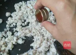 Illustration of how to make fish floss 9