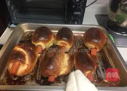 Illustration of how to make ham and butter bread 6