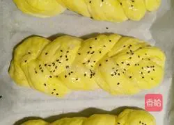 Illustration of how to make braided bread 5