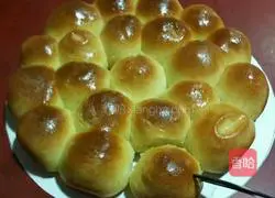 Illustration of how to make brushed golden buns 8