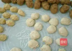 Illustration of how to make meat floss cake 8