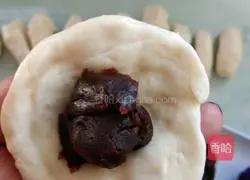 Illustration of how to make bean paste bread 6