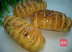 Illustration of how to make meat floss bread 11