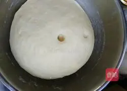 Illustration of how to make rose bread 6