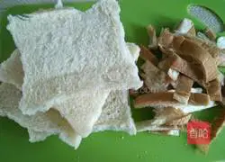 Illustration of homemade bread crumbs 3